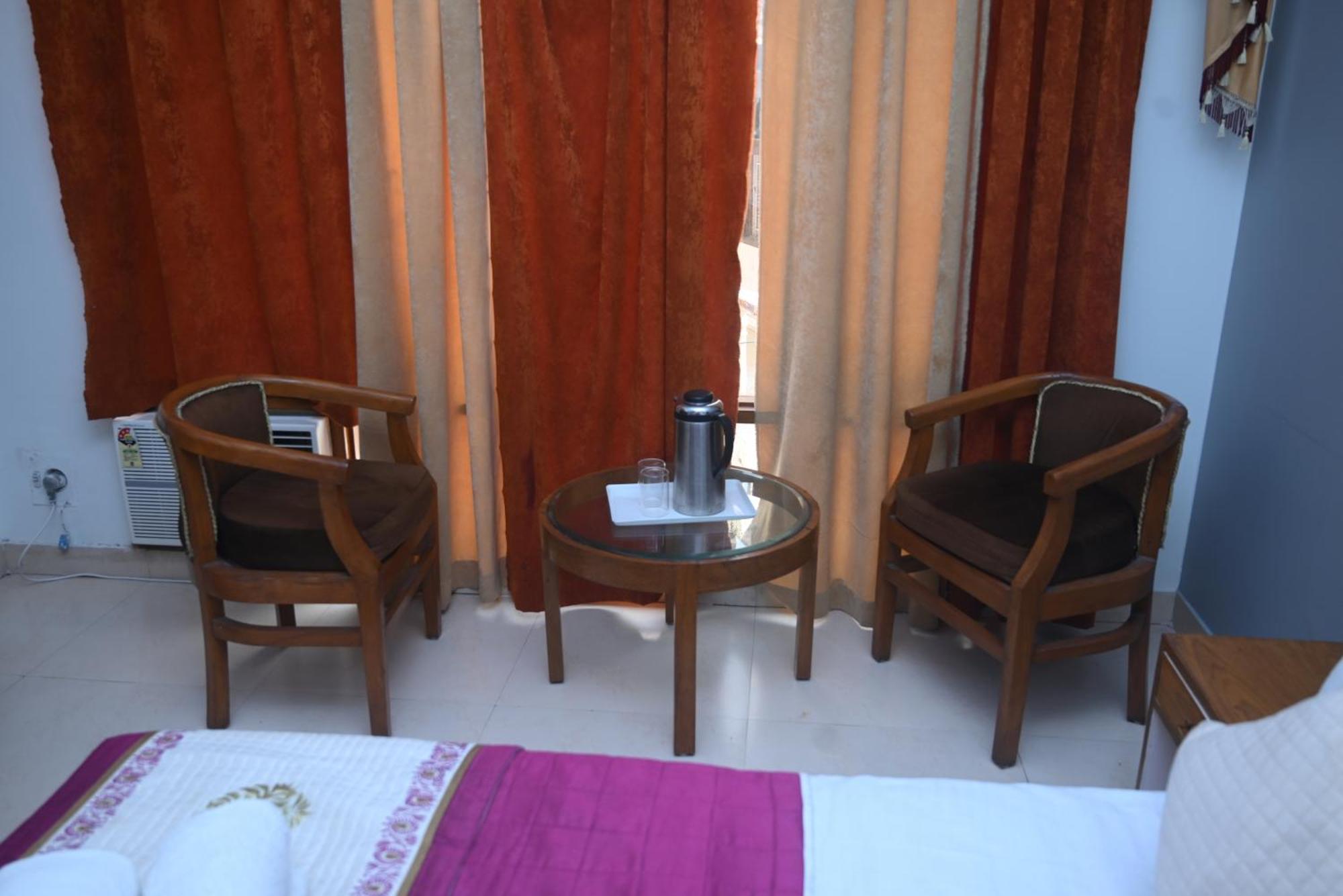 Hotel Surya Plaza Kotdwara Екстер'єр фото