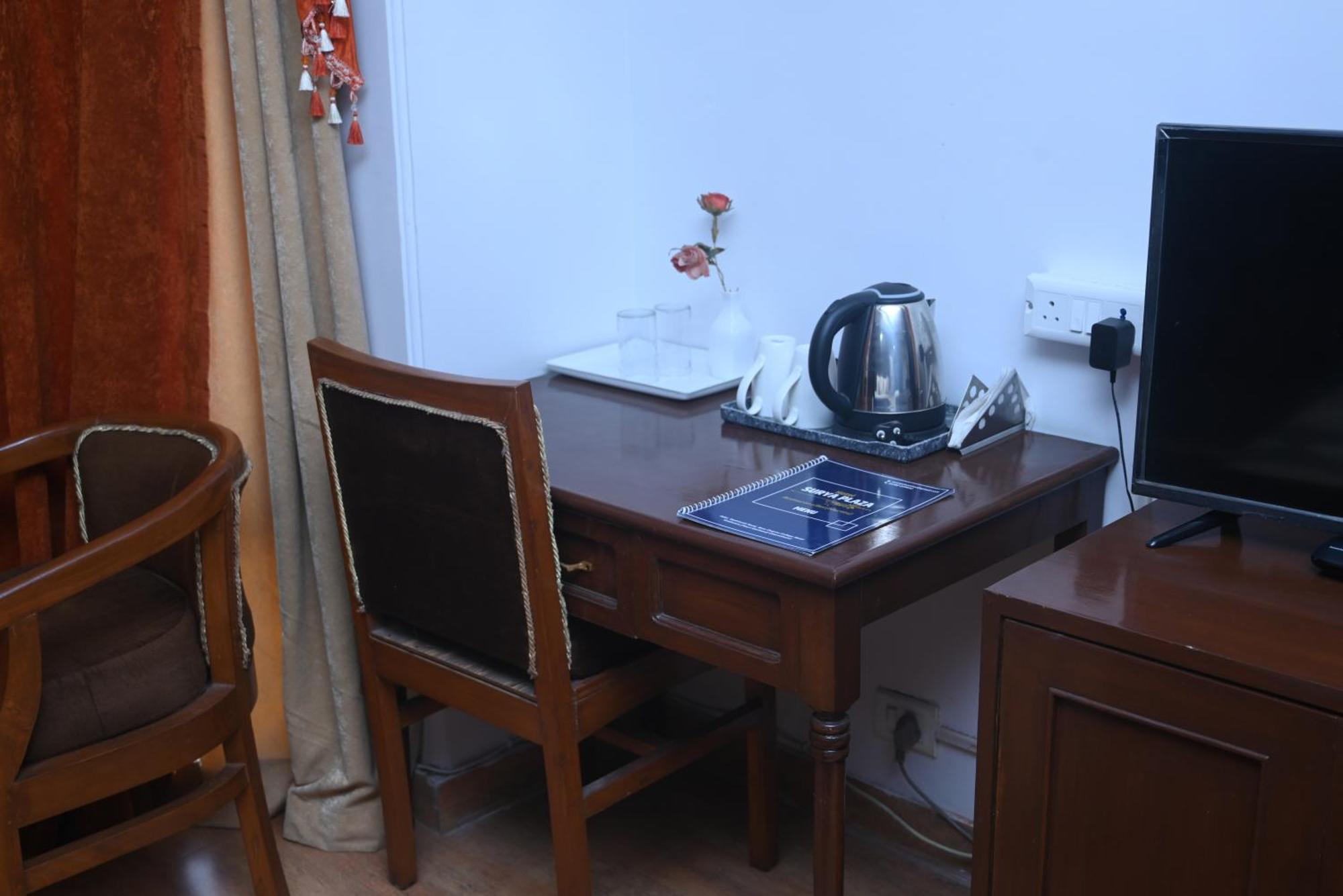 Hotel Surya Plaza Kotdwara Екстер'єр фото