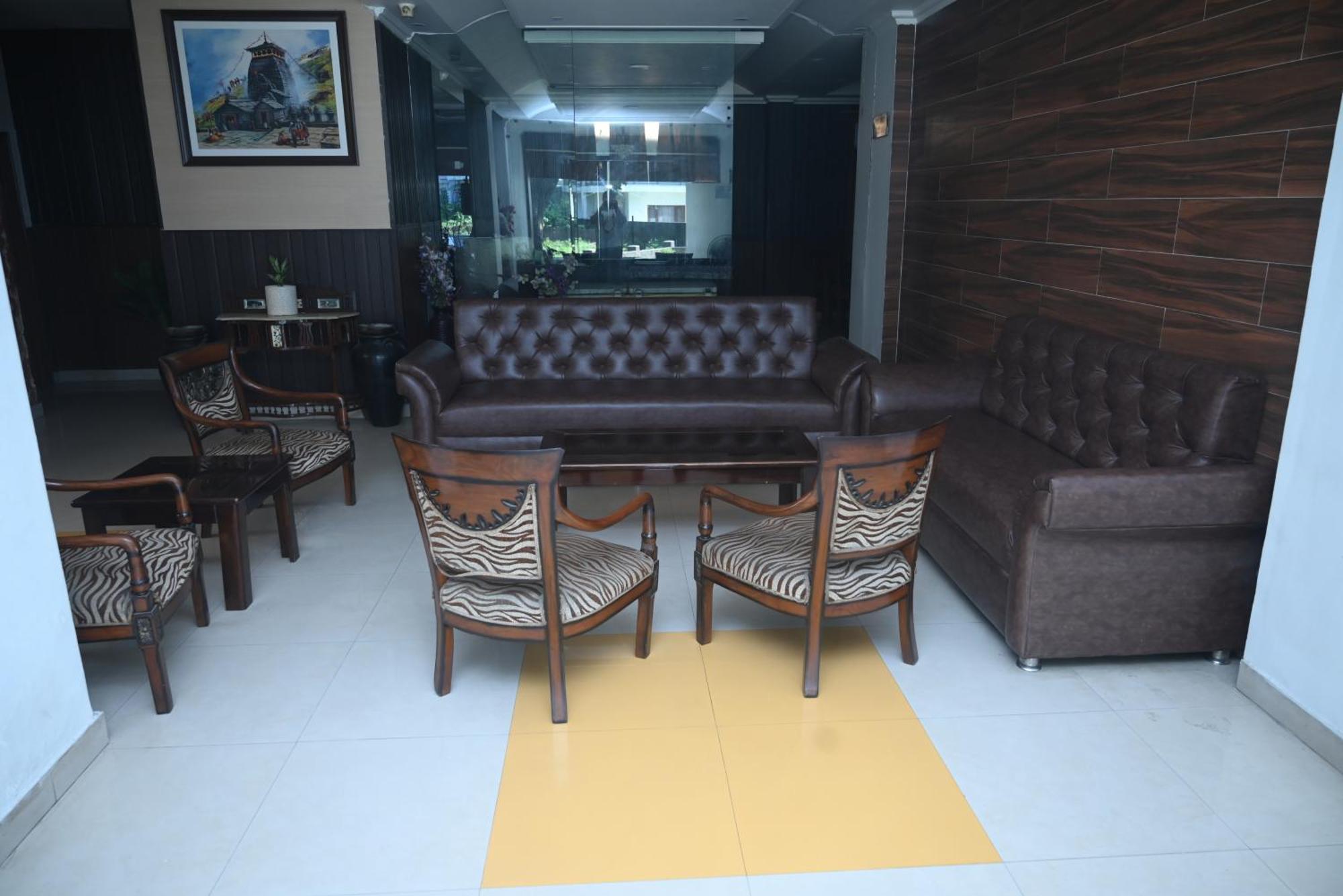 Hotel Surya Plaza Kotdwara Екстер'єр фото