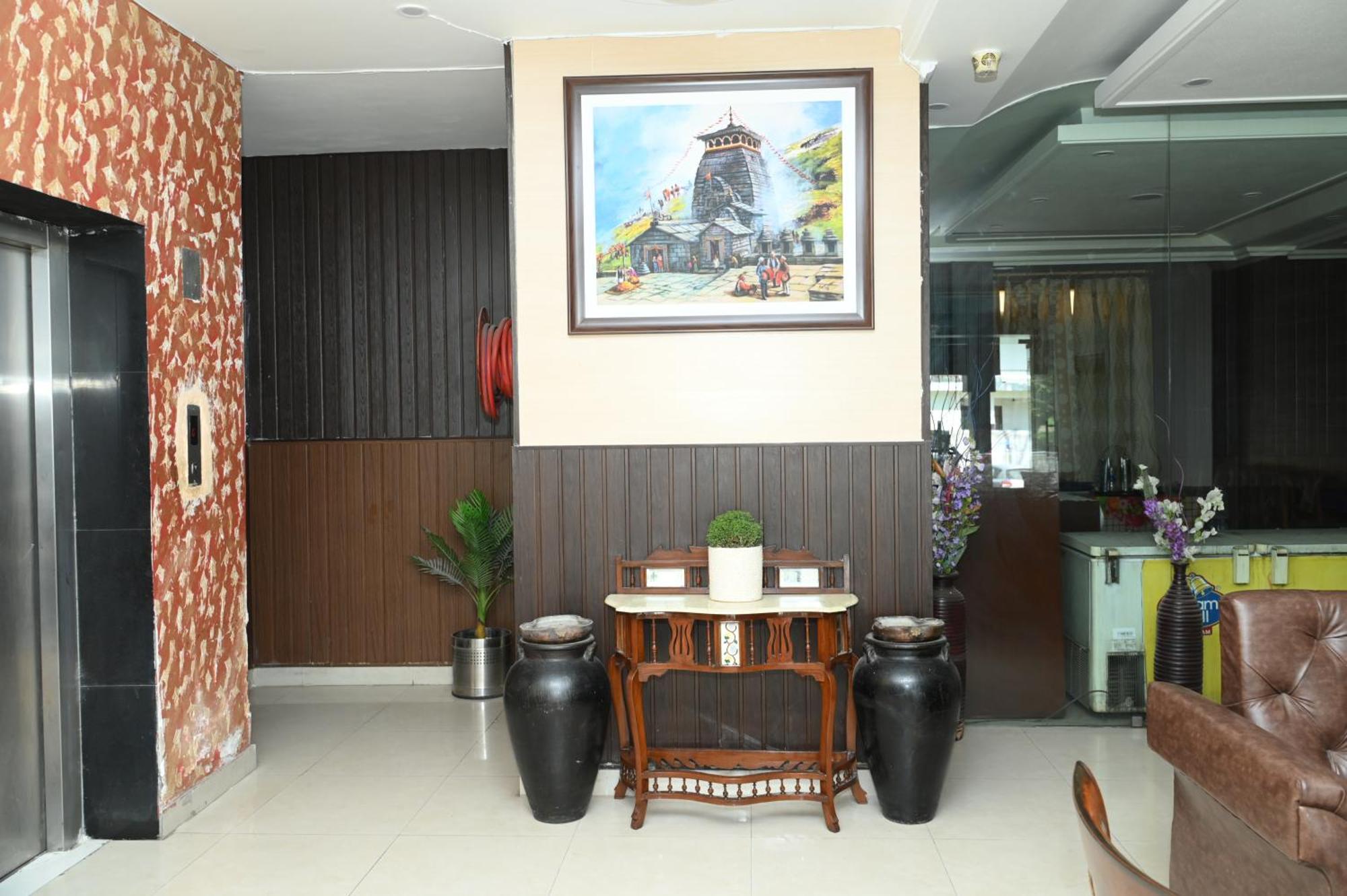Hotel Surya Plaza Kotdwara Екстер'єр фото